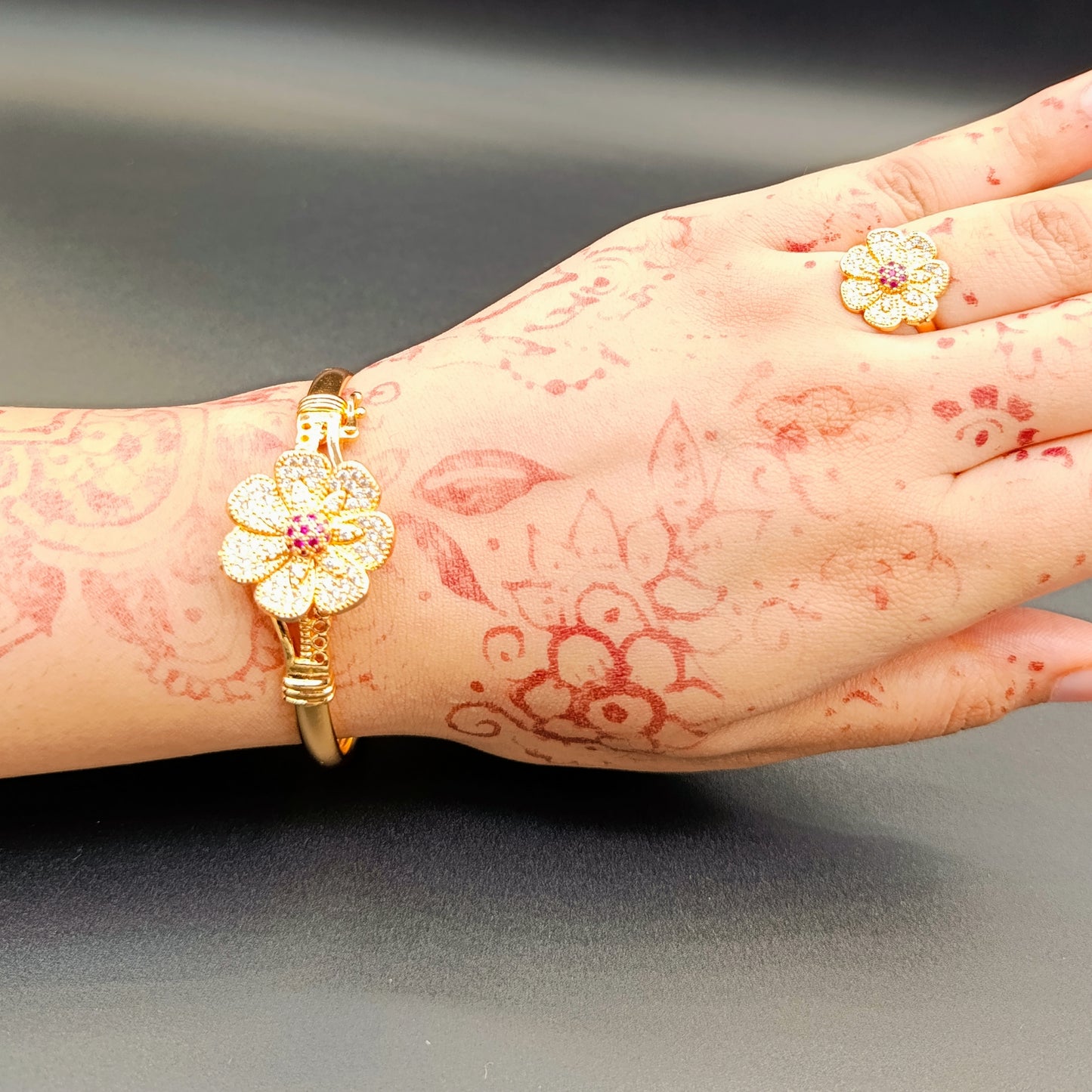 Adjustable Gold Plated Flower Zircon Kara