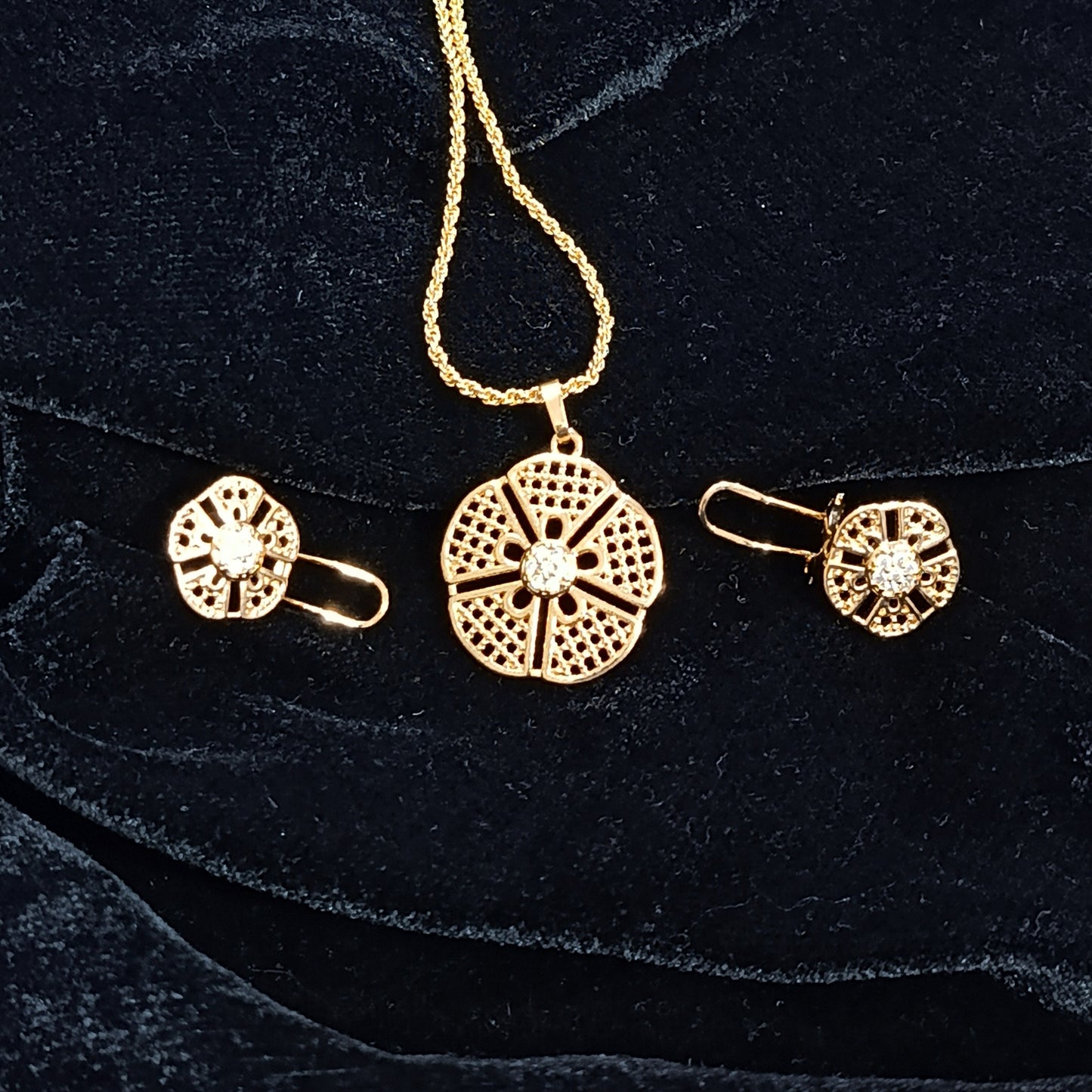 China Gold Zircon Flower Set