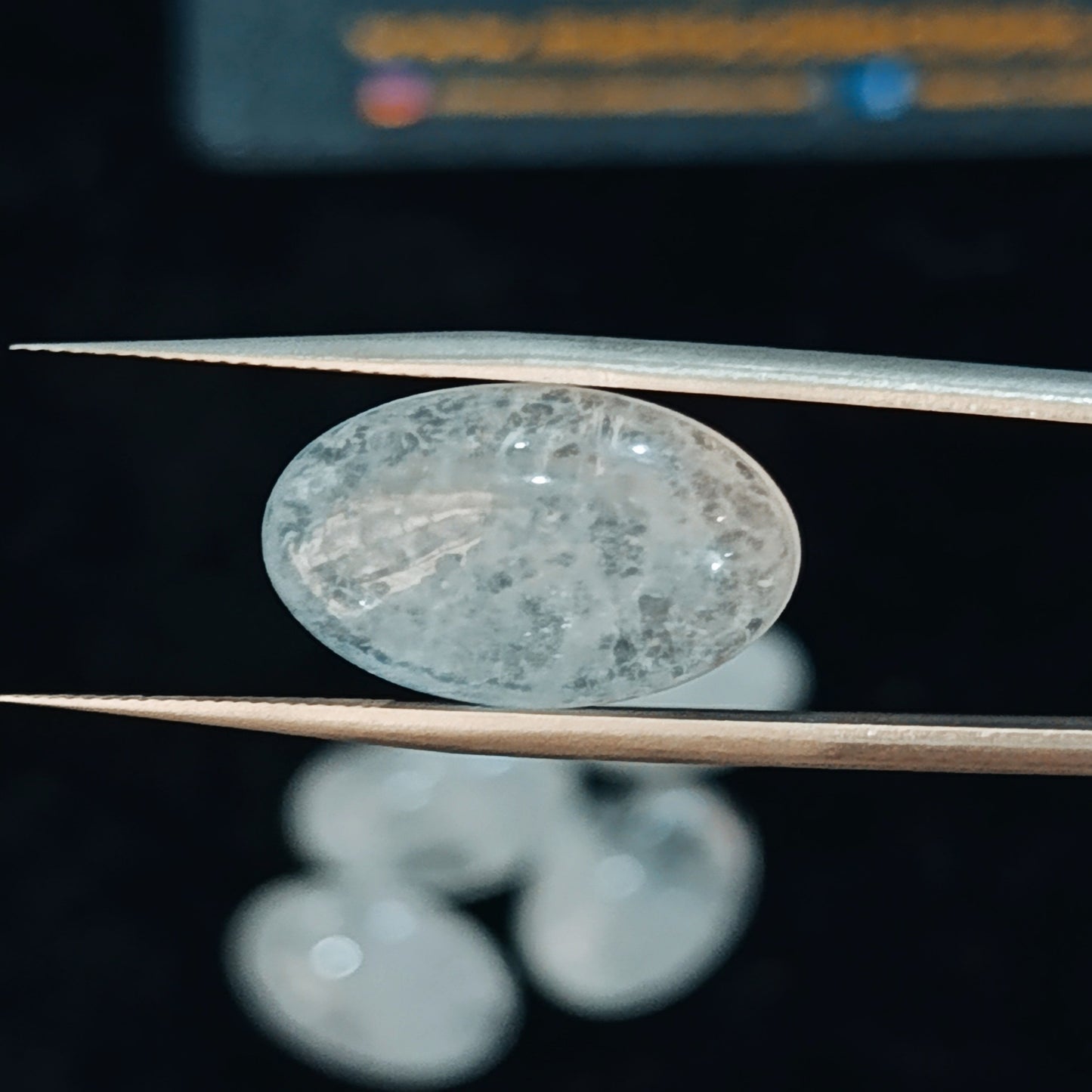 Pearl of Najaf (Dur E Najaf), Eye Clean Stone